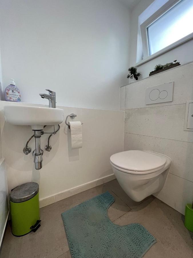 شقة فيينا  في Charming Townhouse Directly By Metro المظهر الخارجي الصورة